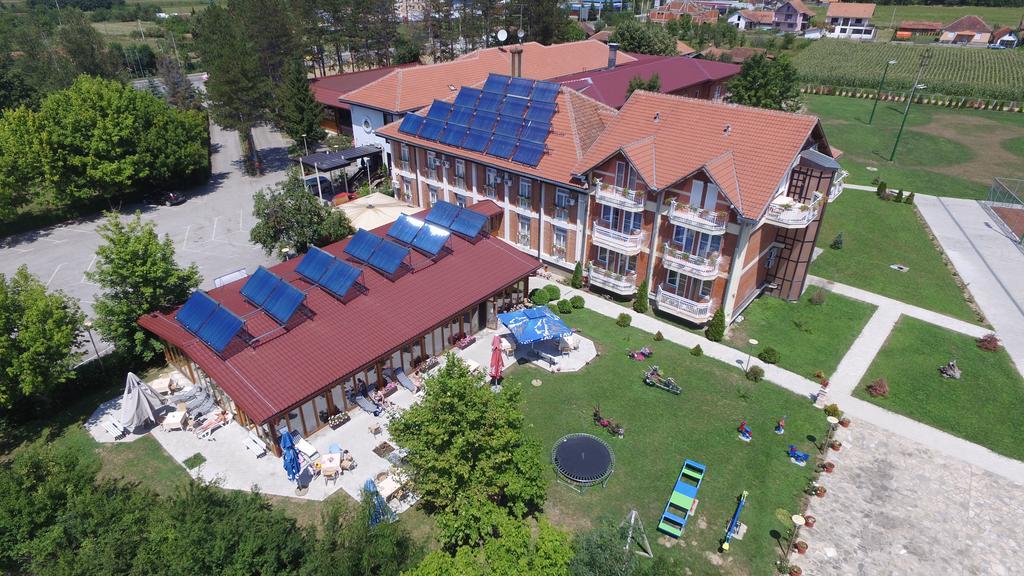Hotel Ravni Gaj Knic Eksteriør billede