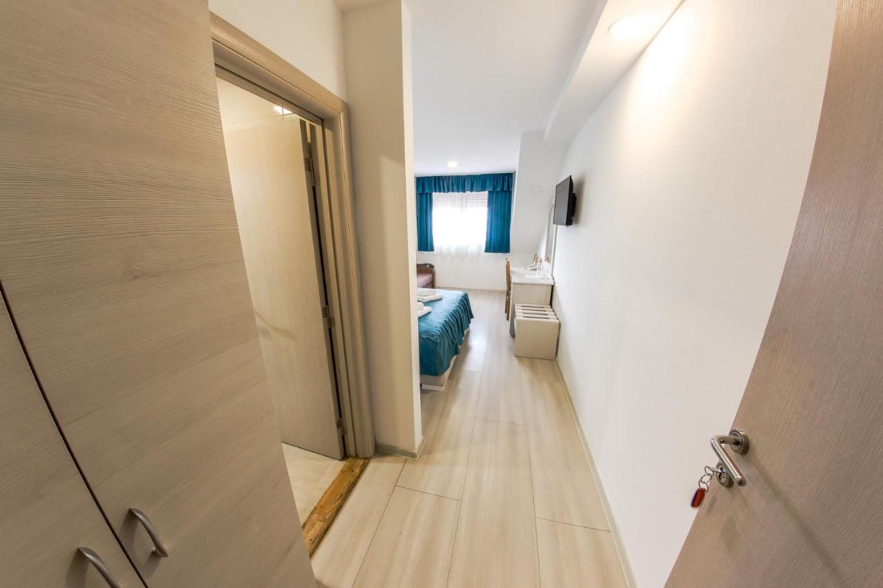 Hotel Ravni Gaj Knic Eksteriør billede