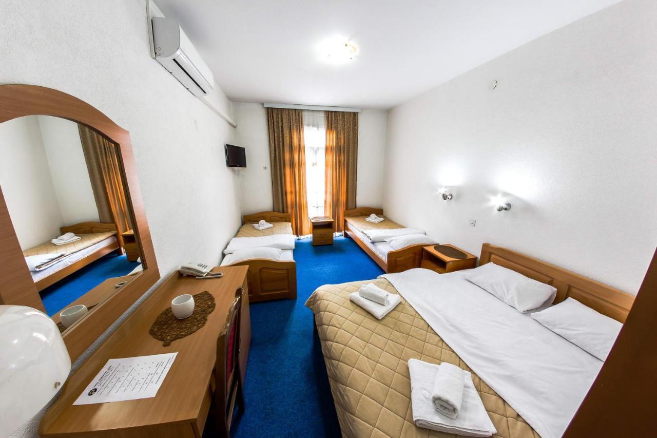 Hotel Ravni Gaj Knic Eksteriør billede